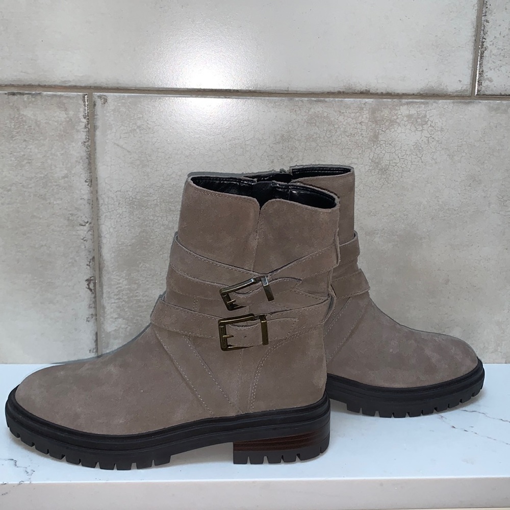 Vince Camuto Bootie Boot Suede VP Belisha2 Moto 8M